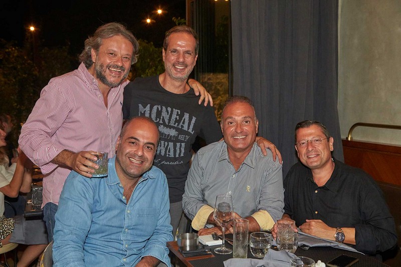 Sud Dbayeh, La Petite Table, Heights: 3 outlets, 1 family